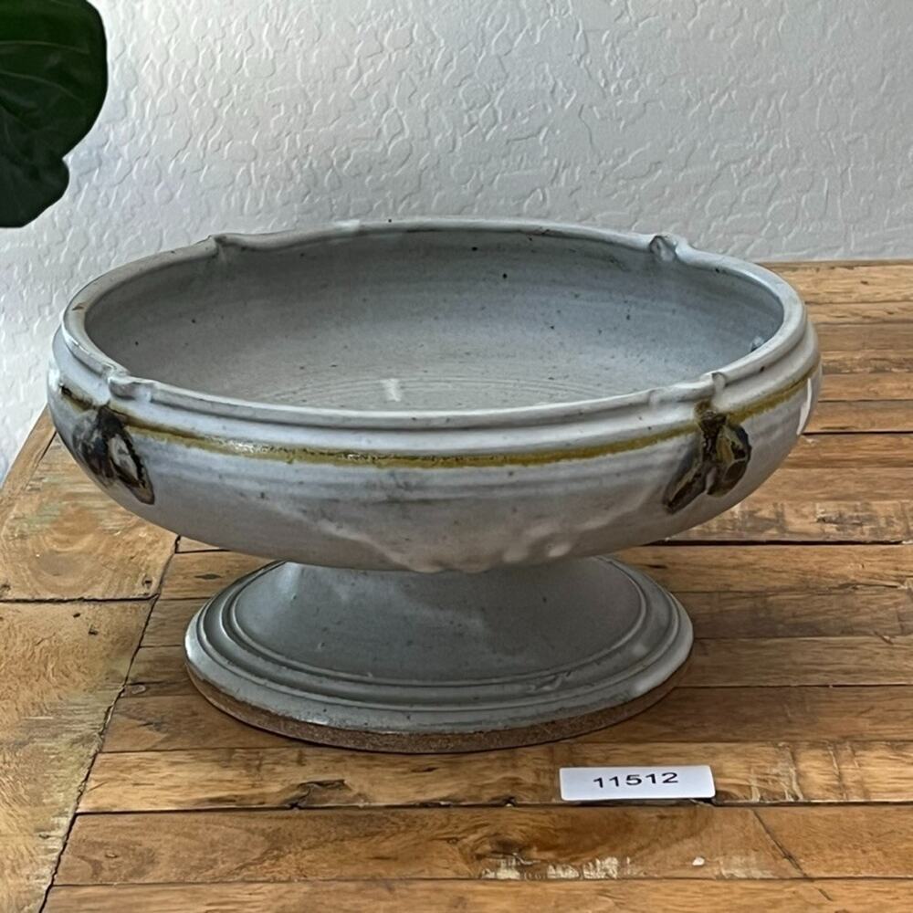 Art Studio Pottery Footed Centerpiece Bowl 5.5" Gray Speckled Signed Stoneware - Picture 15 of 15